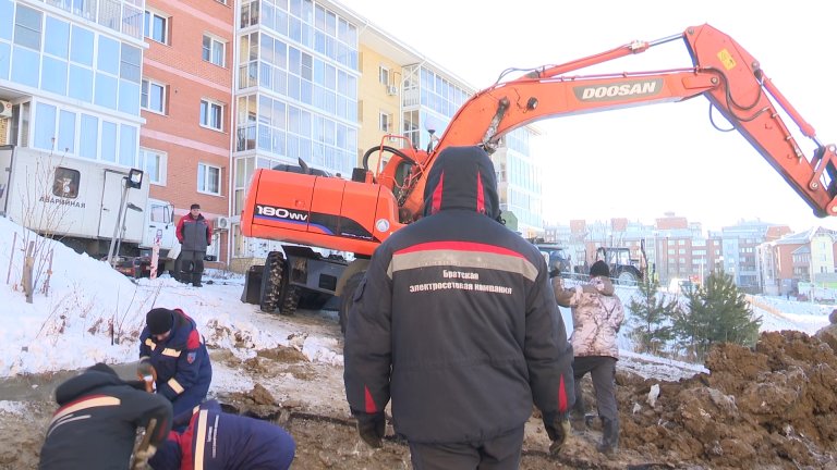 Коммунальное ЧП оставило без света, горячей воды и отопления 12 домов в Иркутске