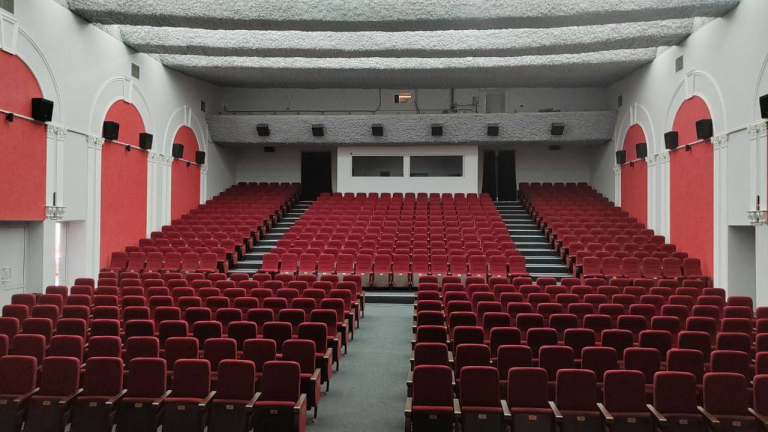 В Черемхове после капремонта возобновил работу кинотеатр в ДК «Горняк»