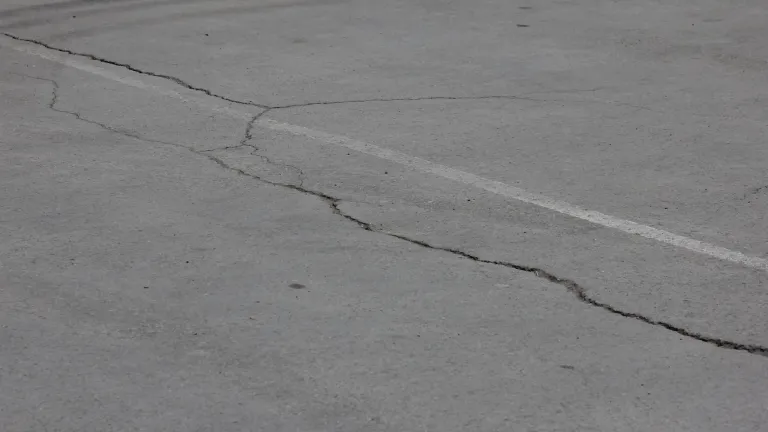 В городке ИВАТУ отремонтируют дороги, разбитые большегрузами 