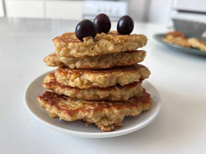 Яблочные оладьи