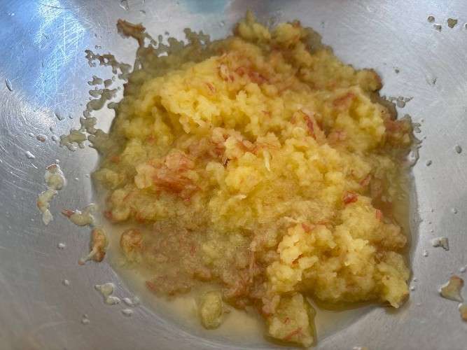 Яблочное пюре