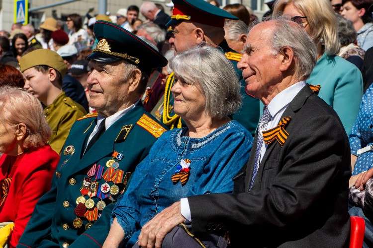 ветераны, парад