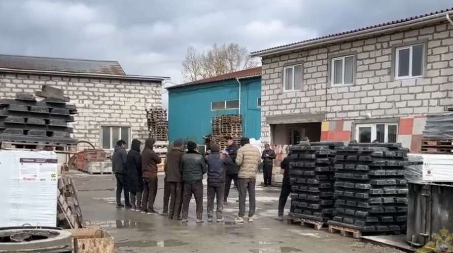 Группу нелегальных мигрантов обнаружили полицейские Иркутска