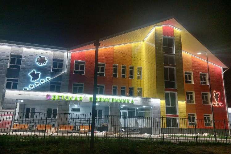 Детскую поликлинику на 100 посещений в смену построили в посёлке Залари Иркутской области