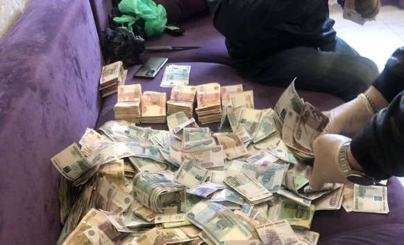 Двух наркоторговцев осудили в Иркутске