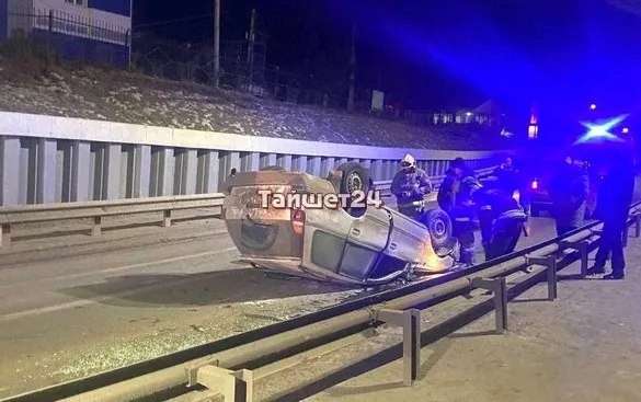 Автомобиль с девушкой за рулём перевернулся в Тайшете