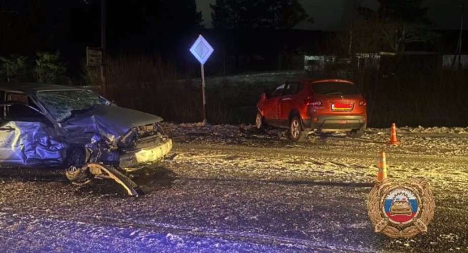 Пожилой водитель погиб в лобовом столкновении на трассе под Тайшетом