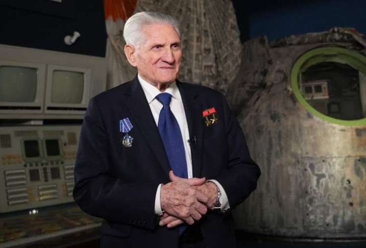 90 лет исполнилось легендарному космонавту из Иркутска Борису Волынову