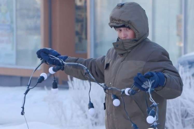 Четыре километра новогодних гирлянд растянут на улицах Братска