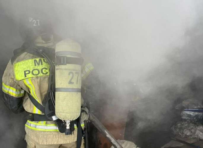 Машины во дворе помешали пожарным оперативно прибыть к месту трагического возгорания в Иркутске