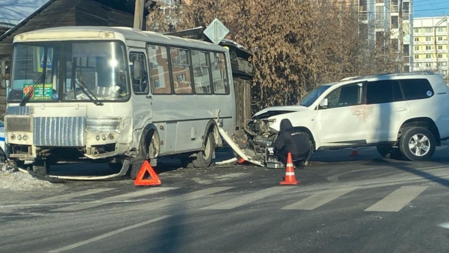 Администратор автомойки в Иркутске разбил внедорожник клиента