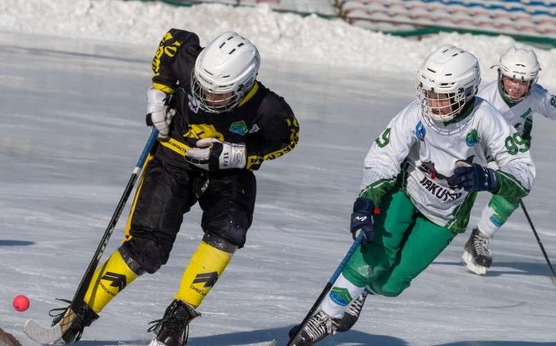 Турнир по бенди среди юношеских команд прошёл в Иркутске