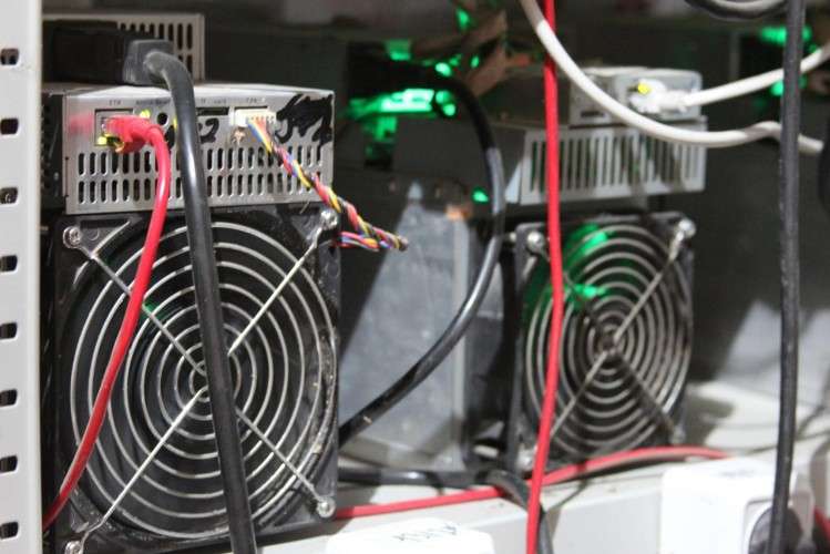 Полицейские изъяли более 250 единиц оборудования для майнинга в Шелеховском районе