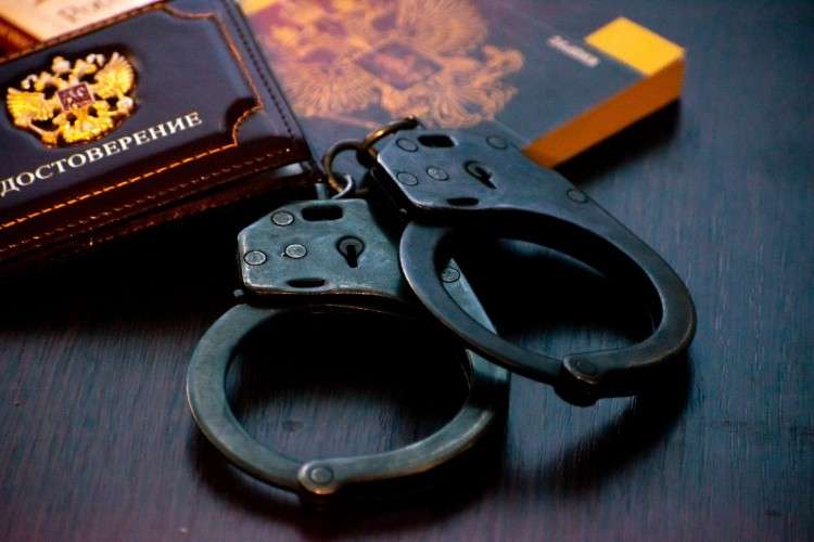 В организации незаконной миграции обвиняют сотрудницу полиции из Тулуна