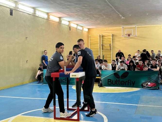 Ангарск принял областной турнир по армрестлингу