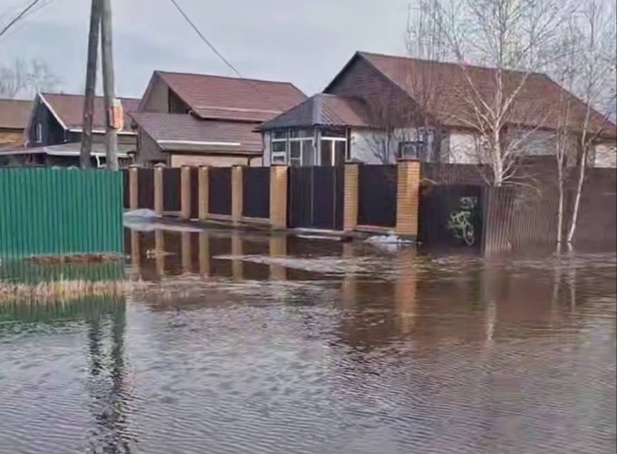 Талые воды затопили дворы и дома в сёлах под Иркутском