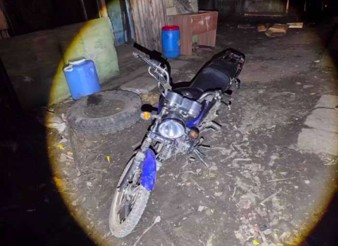 Мотоцикл, подросток