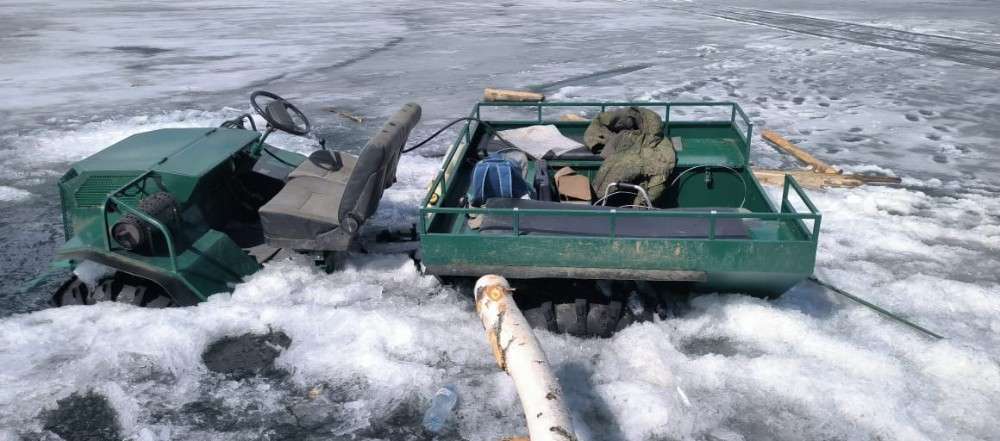 Лед, болотоход