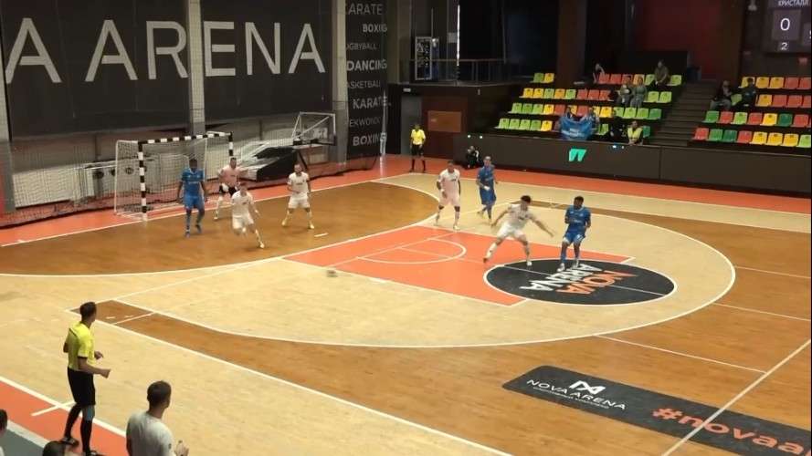 футболисты