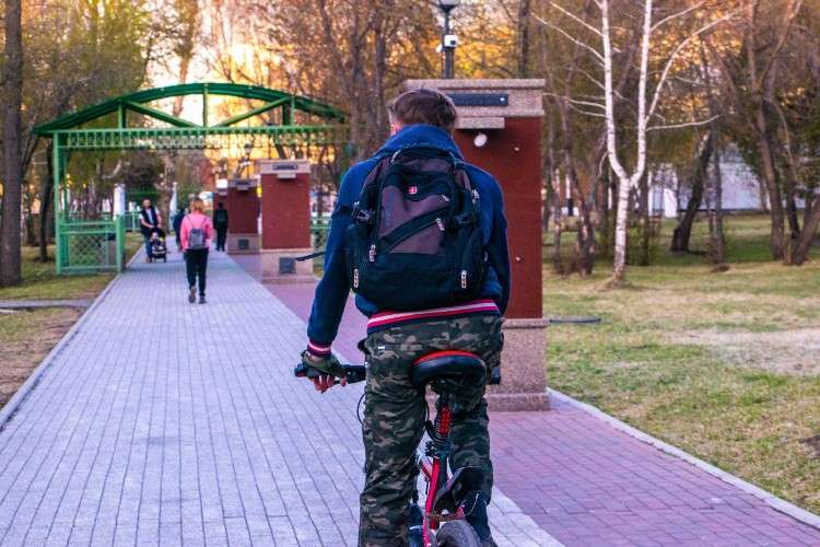 Человек на велосипеде