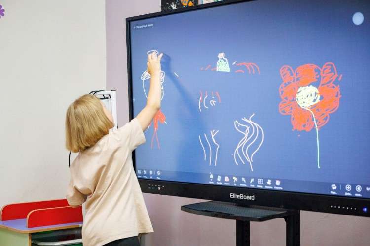 человек у доски