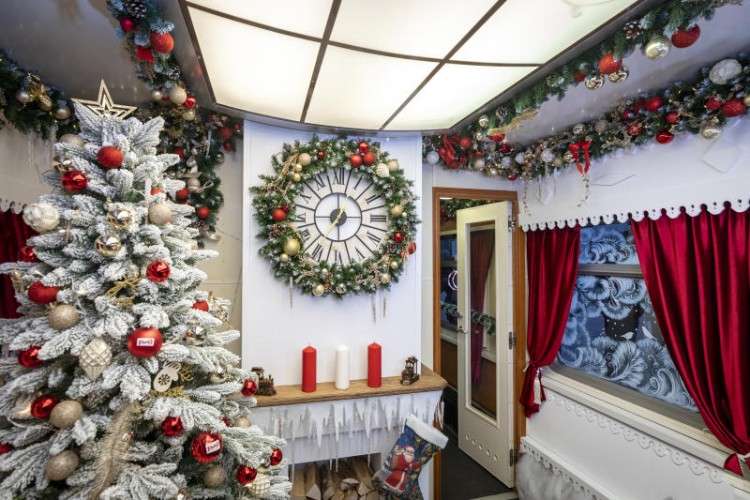 вагон поезда Деда Мороза