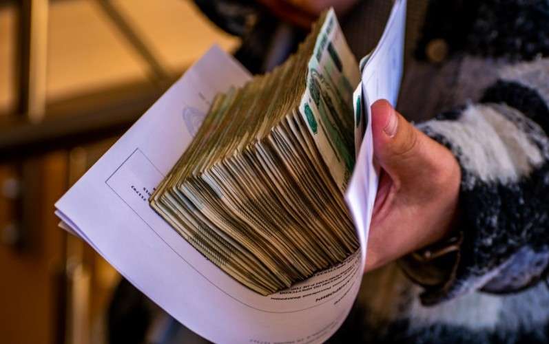 Прокуратура добилась перечисления государству 1 млн рублей, задержанного судебными приставами