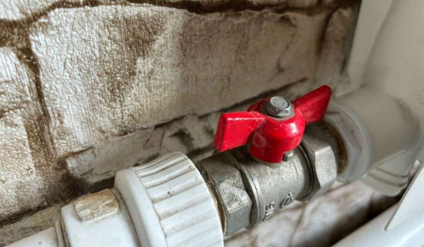 В Иркутске жители одного дома оставили без отопления соседний