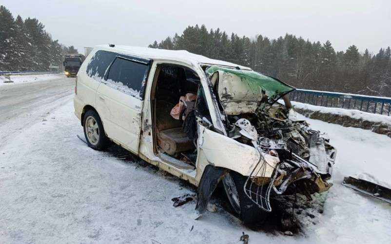 Минивэн после аварии