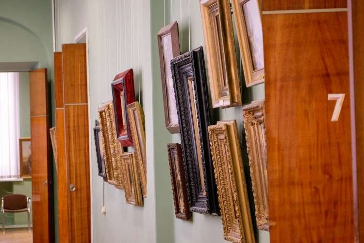 Музей, картины