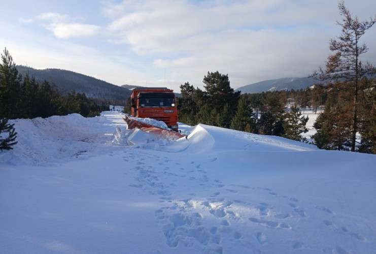 Уборка снега на Ольхоне