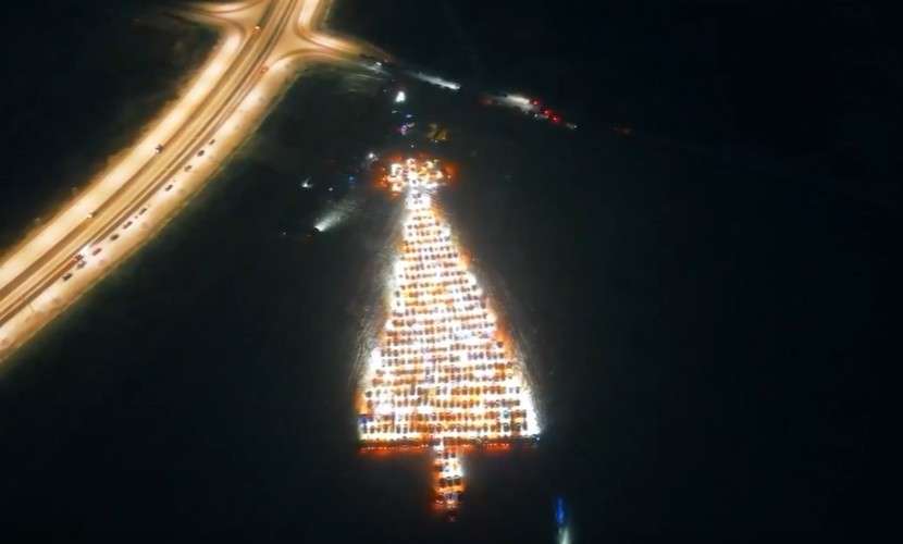 Ёлка из машин