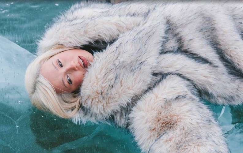 Клава Кока на Байкале