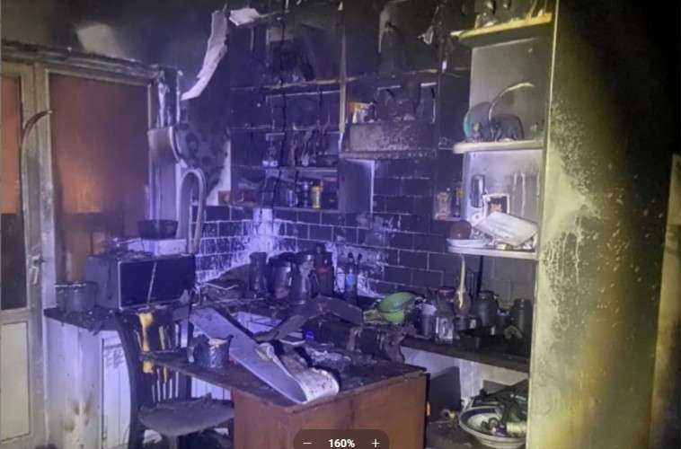 9-летний мальчик оказался запертым в горящей квартире в Иркутске