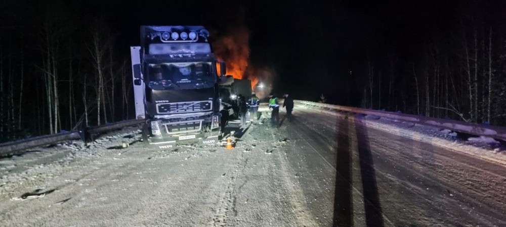 дтп, фура, грузовик, огонь, ночь