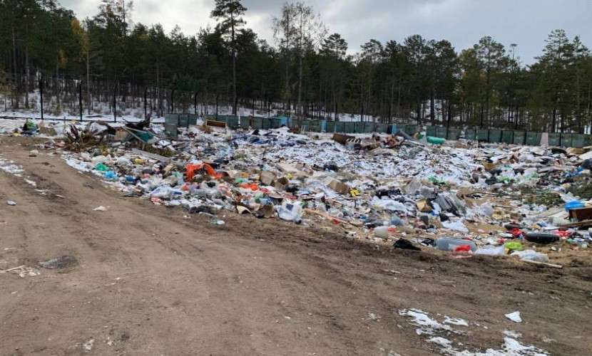 Природоохранная прокуратура добилась ликвидации крупной свалки на Ольхоне