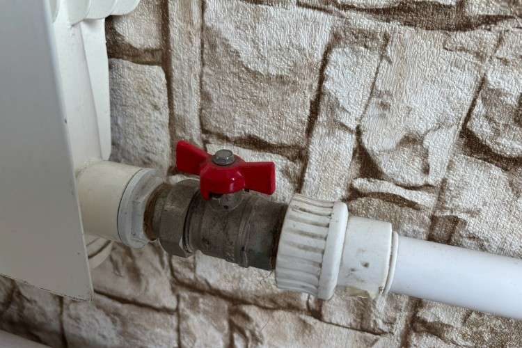 Радиатор отопления с вентилем