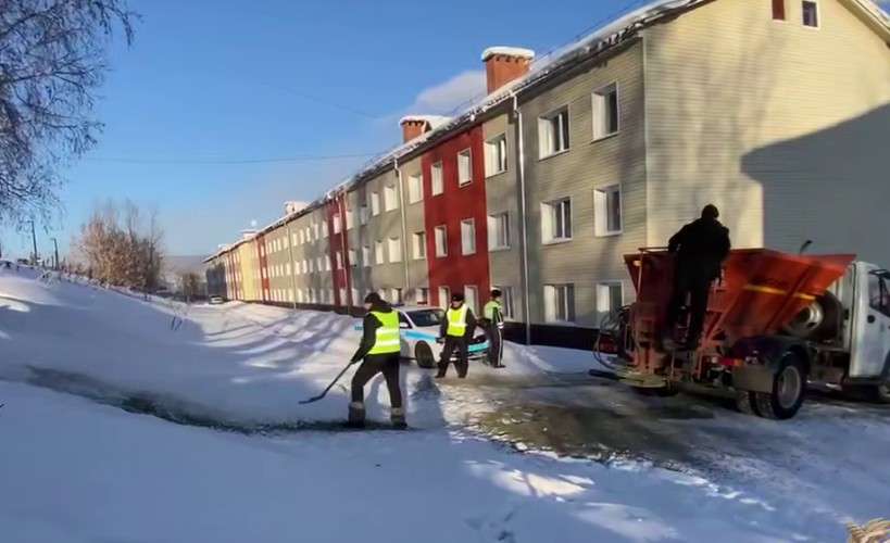 С горки – под колёса: опасные зимние забавы ищут и ликвидируют в Иркутской области