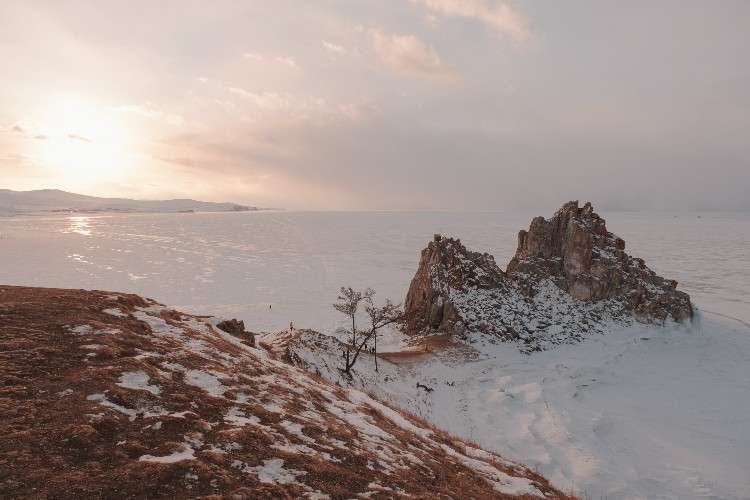Байкал, скалы, лёд, зима, берег