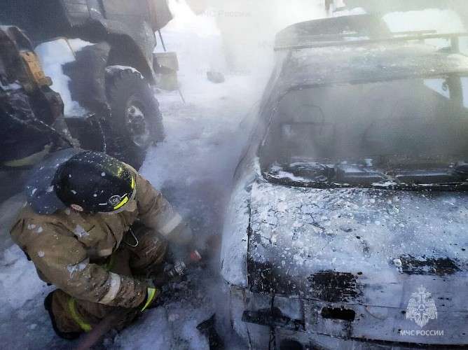 горит машина