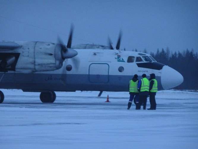 Ан-24 с отказавшим двигателем успешно приземлился в Нижнеангарске