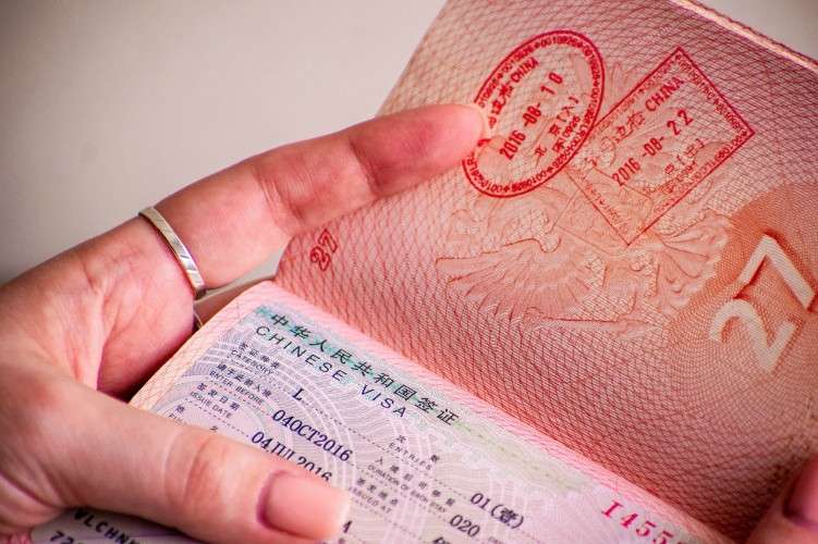 Ни денег, ни отдыха: директор турфирмы из Братска похитила у клиентов 14 млн рублей