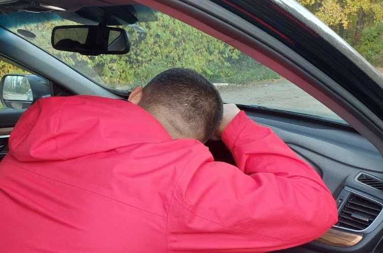 Спящий водитель за рулём