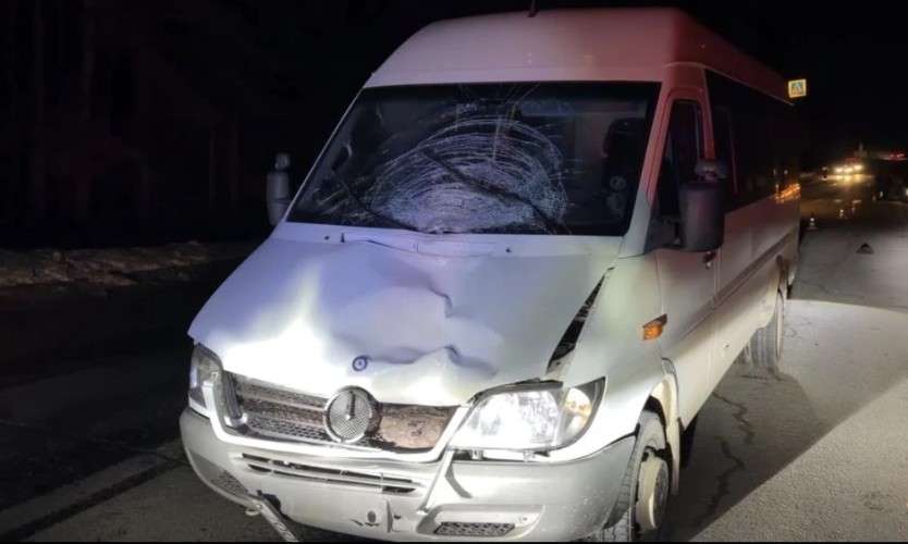 Микроавтобус после ДТП