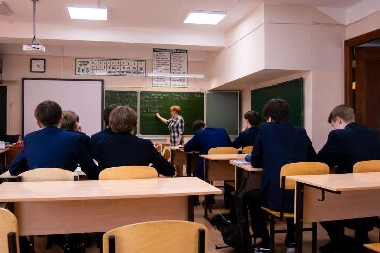 Иркутяне назвали профессии с незаслуженно низкими зарплатами