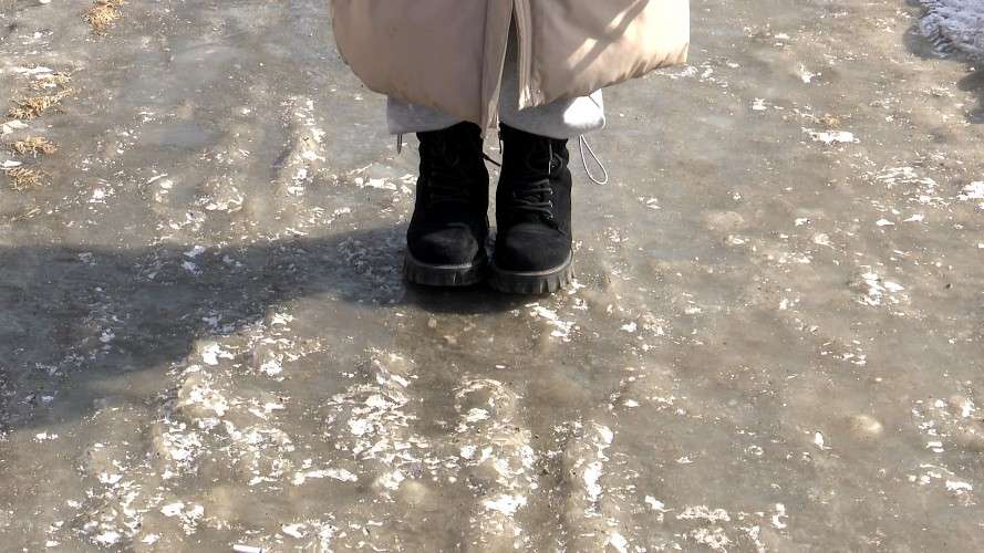 Скользский асфальт