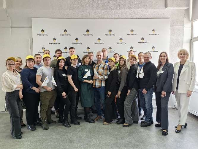 сотрудники АНХК