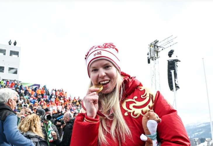 Варвара Ворончихина с золотой медалью