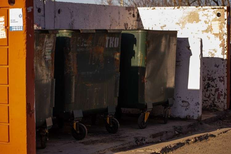 Мусорные контейнеры