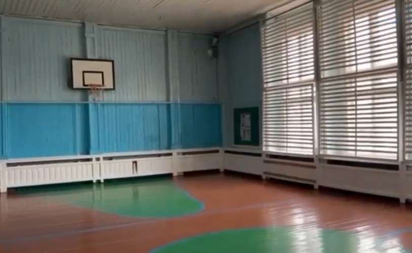 Спортзал в седановской школе